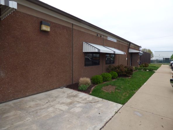 445 E Carrie Ave, Saint Louis, MO 63147